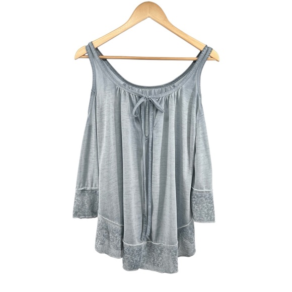 Umgee Womens Burnout Cold Shoulder Blouse Small Gray Keyhole Back Flare Sleeve - Picture 3 of 15